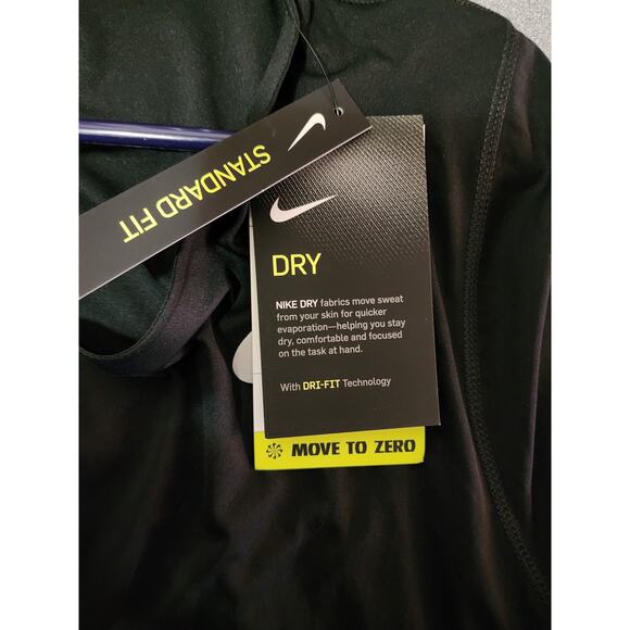 Nike Universal Athlete women's city sleek black Dri Fit ss to medium - Picture 3 of 5